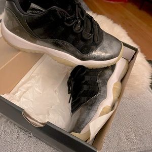 Air Jordan 11 Retro Low Black/White-Metallic Silver